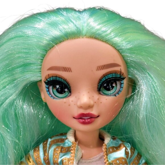 Rainbow High Series 3 Daphne Minton Mint Light Green Fashion Doll w/ 2 Outfits - Picture 2 of 8
